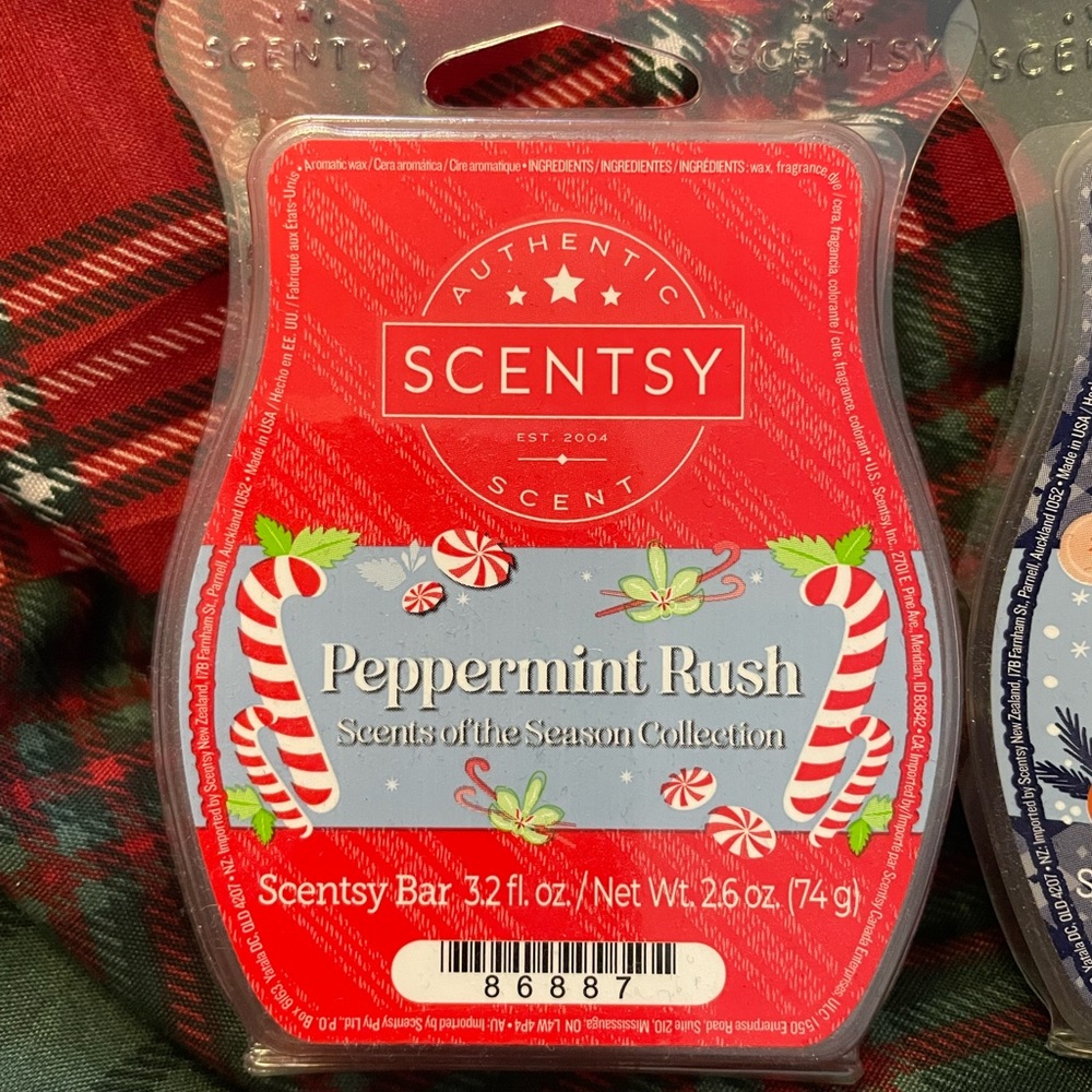 NEW. Scentsy holiday Wax Bars set of 2